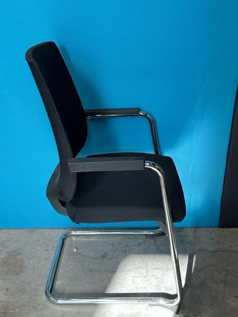 Eveita Vistor Chair 1 only X Display